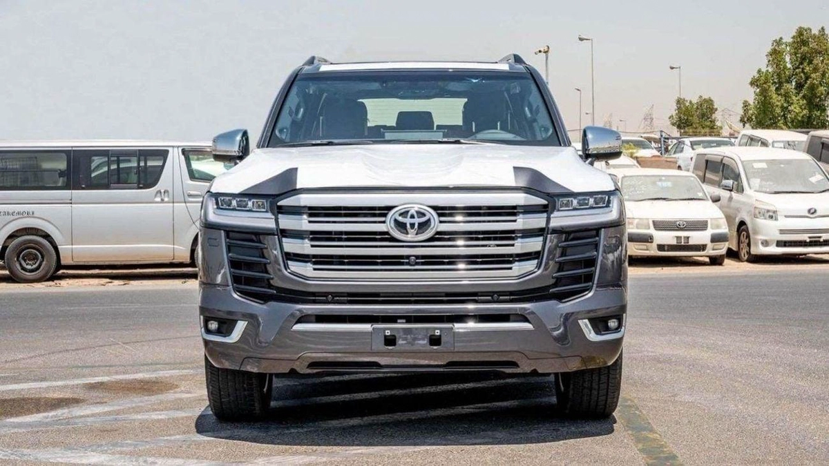 Toyota Land Cruiser VXR Toyota LC300 3.3L VXR diesel 2025 V6-2-0