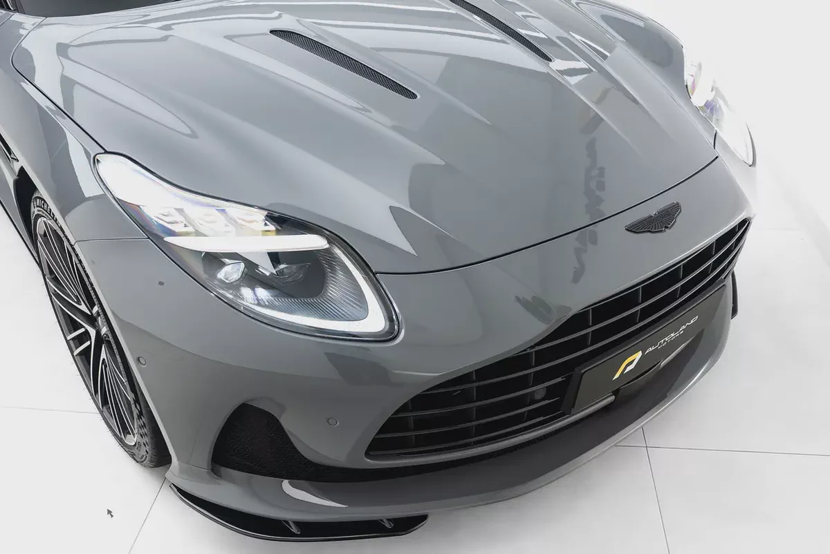 2026 ASTON MARTIN DB12-18-18