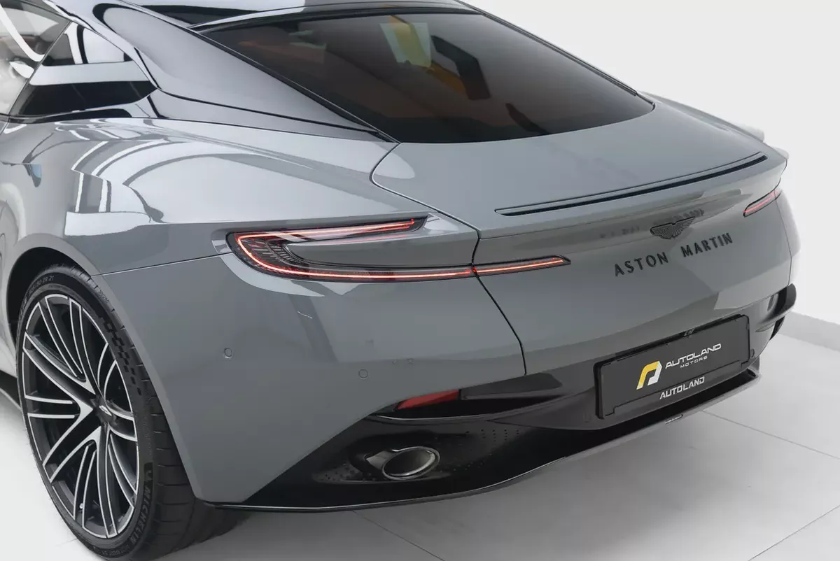 2026 ASTON MARTIN DB12-19-19