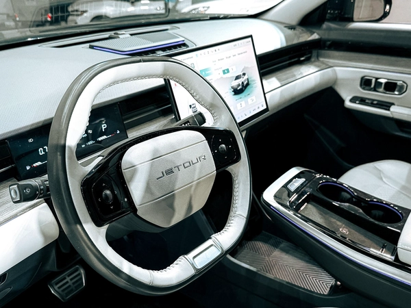 Massive Price Drop!!! // AED 1330 // 20%DP // 2025 Jetour Dashing 1.6T Luxury V4