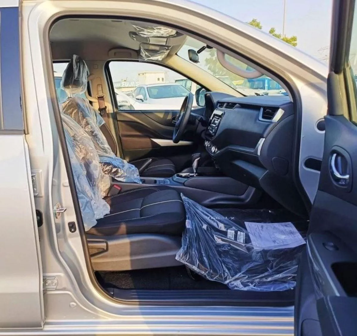 Nissan X Terra SE NISSAN X-TERRA 4WD SE 2.5L V4 7SEATS AT 2023-7-0