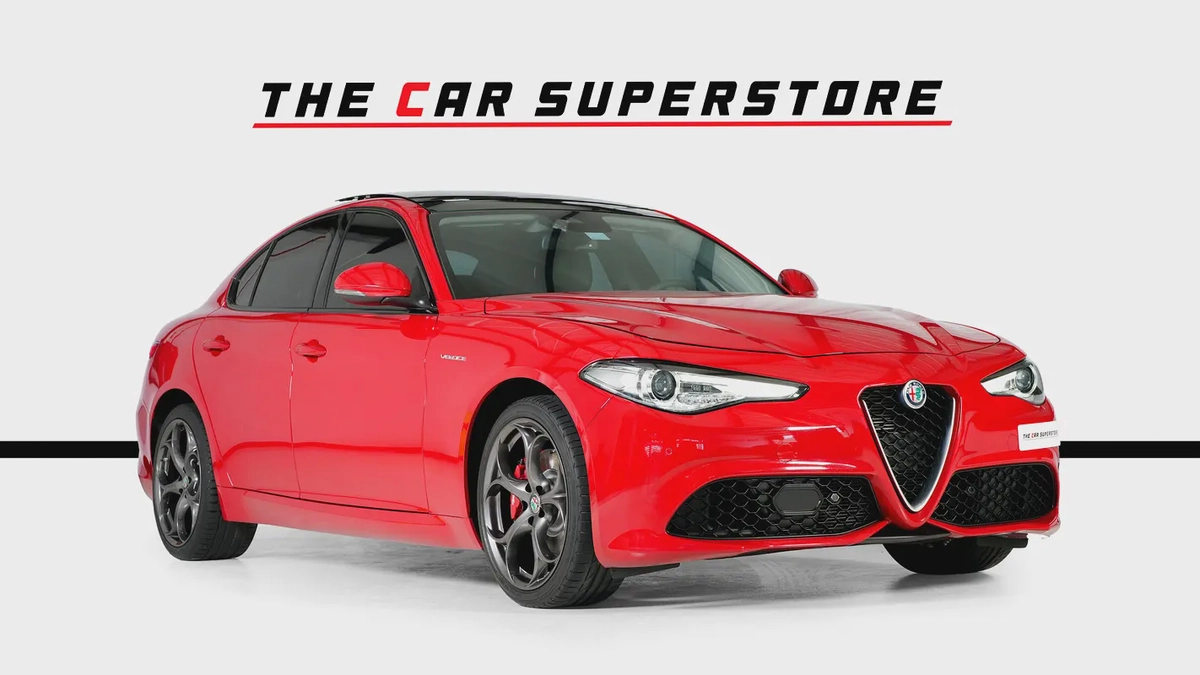 Alfa Romeo Guilia Veloce Q4-GCC-Q4 wheel drive system-well maintained-full serviced in Agency-1-1