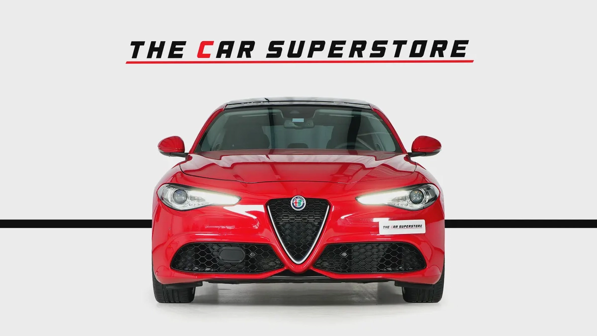 Alfa Romeo Guilia Veloce Q4-GCC-Q4 wheel drive system-well maintained-full serviced in Agency-2-2