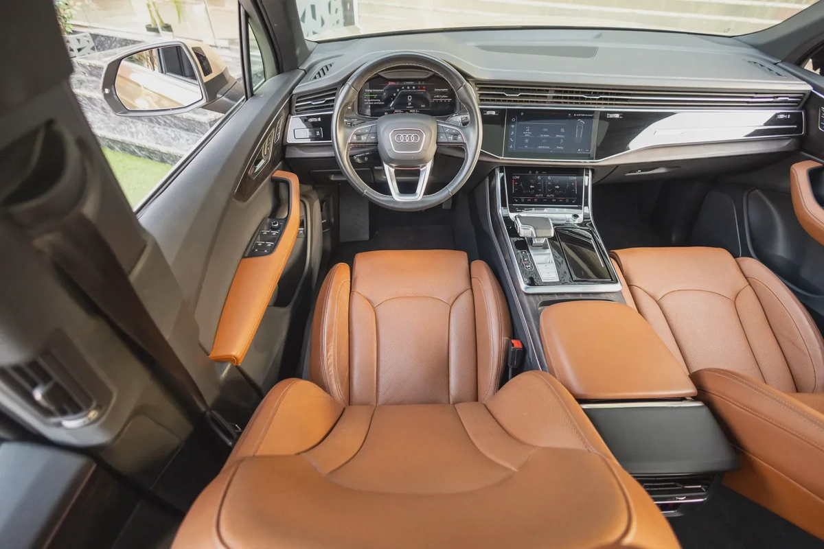 Audi Q7 2024-11-11