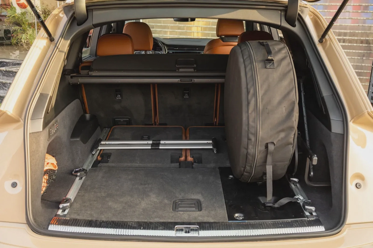 Audi Q7 2024-13-13