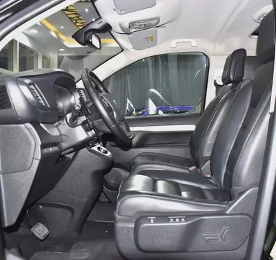 AED 1,447 EMi at 0% DP | DIESEL ( ديزل ) Opel Zafira Life ( 2023 Model ) in Black Color GCC Specs-9
