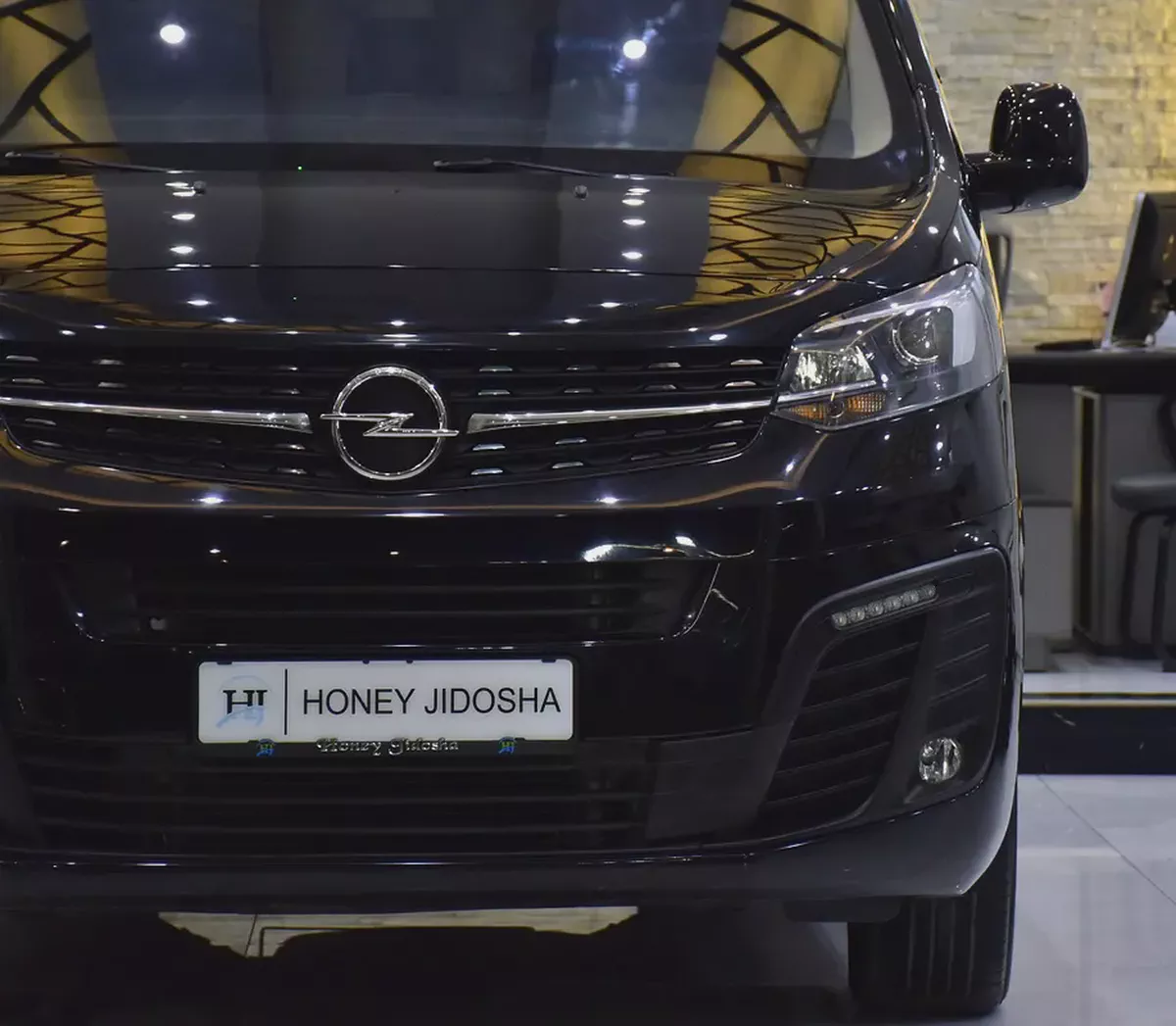 AED 1,447 EMi at 0% DP | DIESEL ( ديزل ) Opel Zafira Life ( 2023 Model ) in Black Color GCC Specs-3-3