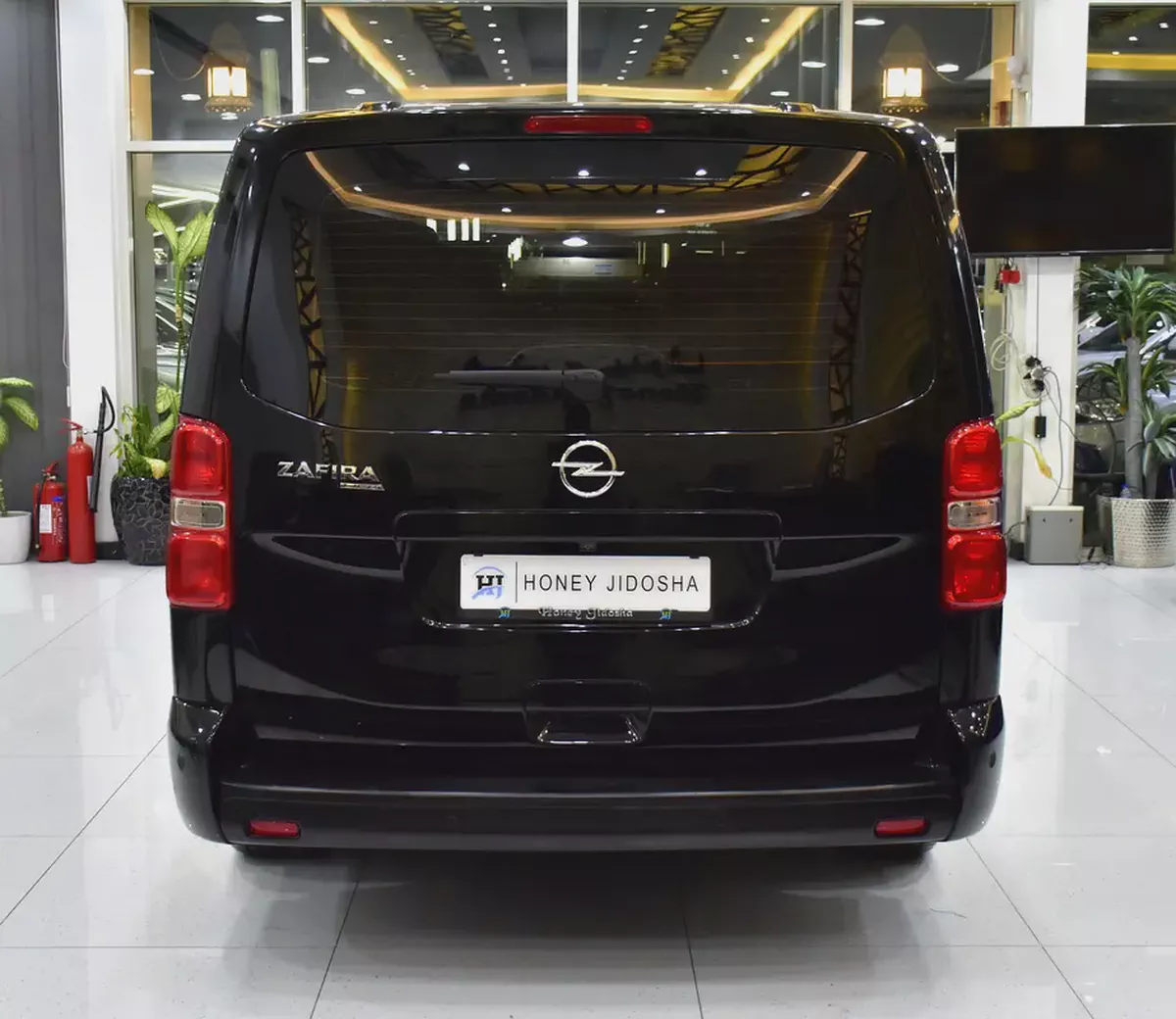 AED 1,447 EMi at 0% DP | DIESEL ( ديزل ) Opel Zafira Life ( 2023 Model ) in Black Color GCC Specs-4-4
