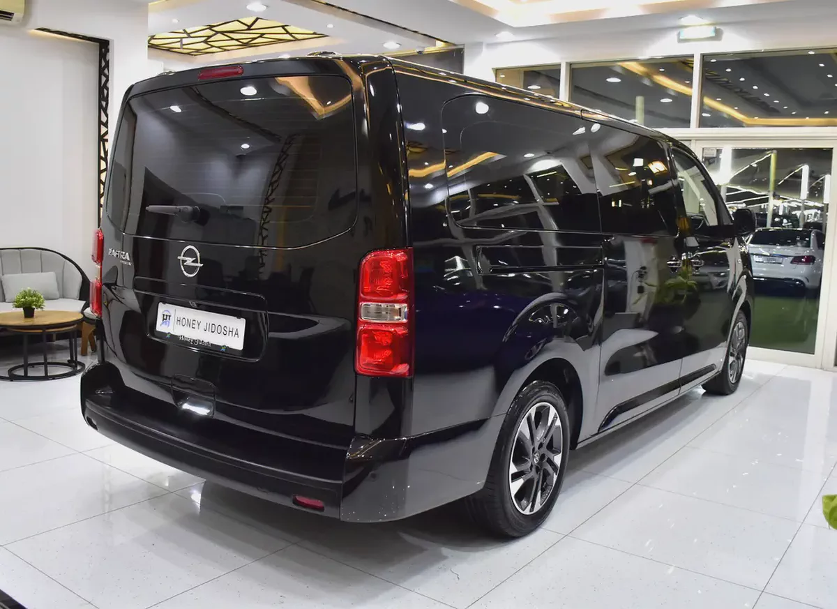 AED 1,447 EMi at 0% DP | DIESEL ( ديزل ) Opel Zafira Life ( 2023 Model ) in Black Color GCC Specs-5-5