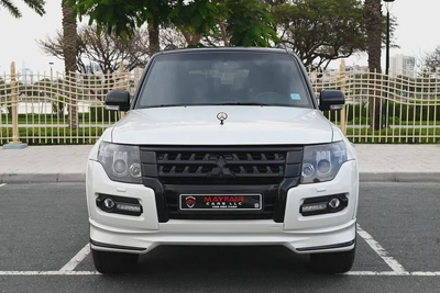 0% DP - SIGNATURE EDITION - MITSUBISHI PAJERO GLS 2020 - ACCIDENT FREE - GCC-1