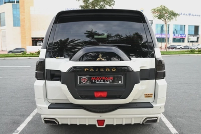 0% DP - SIGNATURE EDITION - MITSUBISHI PAJERO GLS 2020 - ACCIDENT FREE - GCC-3