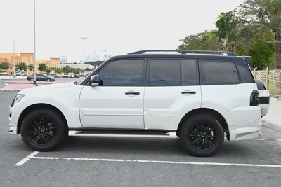 0% DP - SIGNATURE EDITION - MITSUBISHI PAJERO GLS 2020 - ACCIDENT FREE - GCC-6