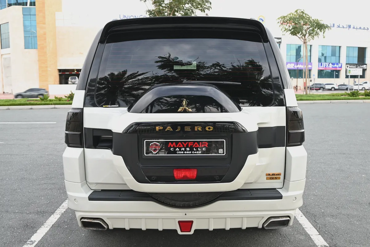 0% DP - SIGNATURE EDITION - MITSUBISHI PAJERO GLS 2020 - ACCIDENT FREE - GCC-3-3