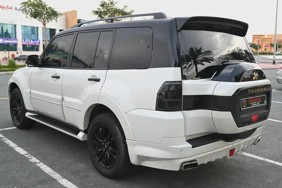 0% DP - SIGNATURE EDITION - MITSUBISHI PAJERO GLS 2020 - ACCIDENT FREE - GCC-7-7