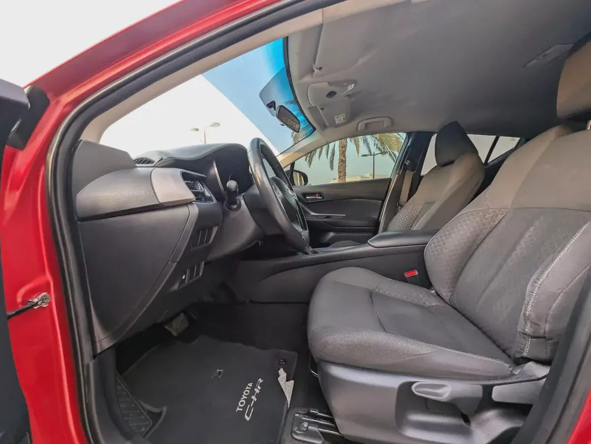 Toyota C-HR Hybrid GX 2020 GCC Specs - Interior and Exterior Excellent Condition Experience the-10-10