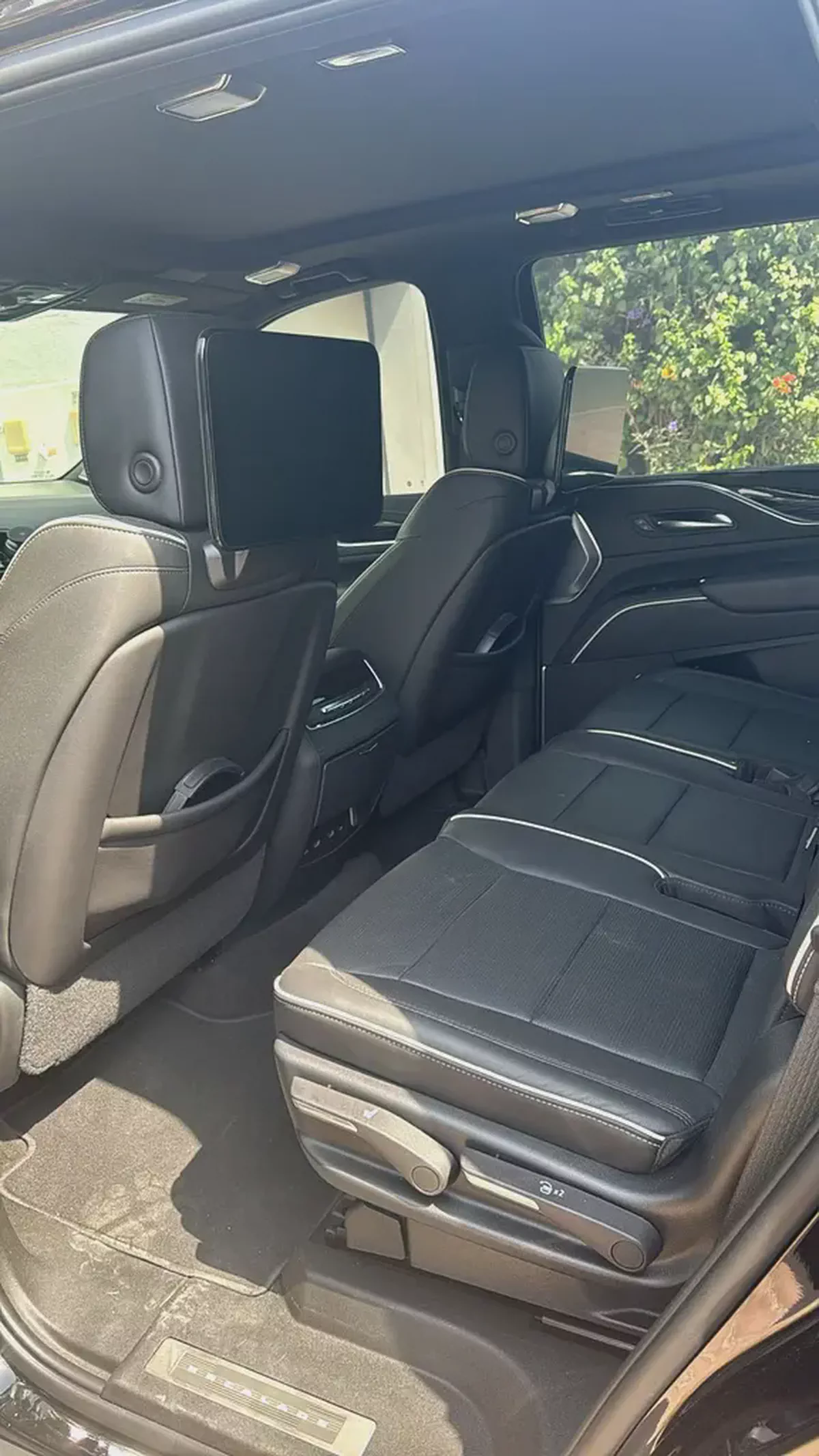 2021-Cadillac Escalade Platinum 600 Black Edition-Top of the Range-Excellent Conddition-9-9