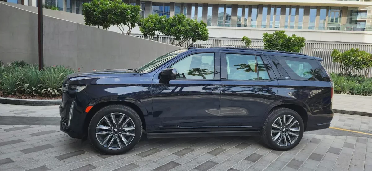 2021-Cadillac Escalade Platinum 600 Black Edition-Top of the Range-Excellent Conddition-2-2