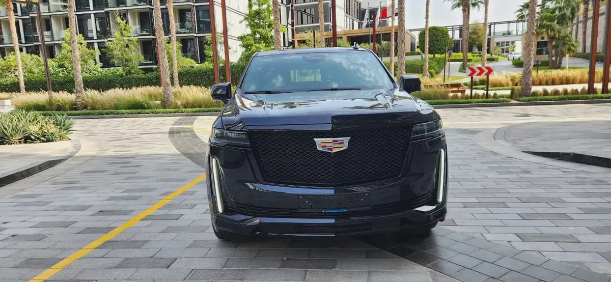 2021-Cadillac Escalade Platinum 600 Black Edition-Top of the Range-Excellent Conddition-4-4