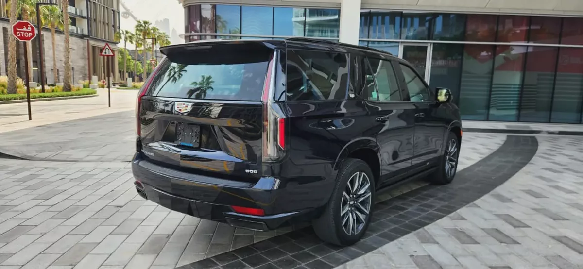 2021-Cadillac Escalade Platinum 600 Black Edition-Top of the Range-Excellent Conddition-5-5