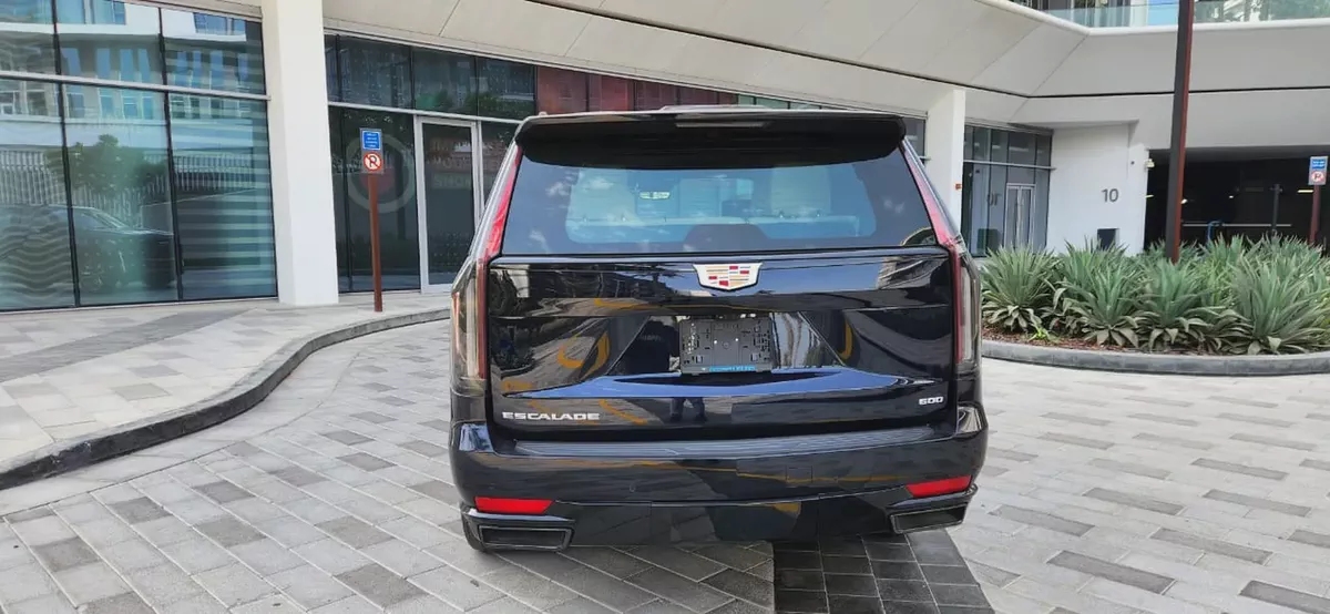 2021-Cadillac Escalade Platinum 600 Black Edition-Top of the Range-Excellent Conddition-6-6