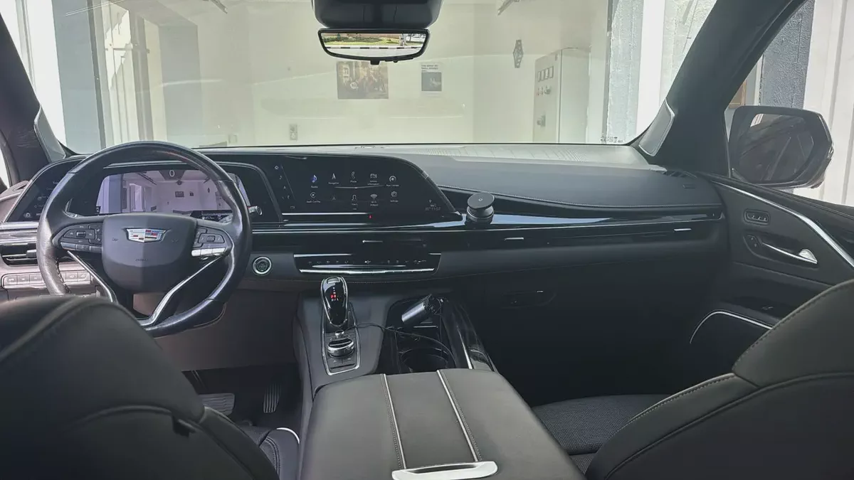 2021-Cadillac Escalade Platinum 600 Black Edition-Top of the Range-Excellent Conddition-8-8