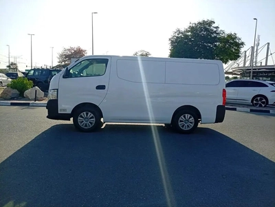 Automatic Gear Nissan Urvan Van 2022 GCC Specs-11