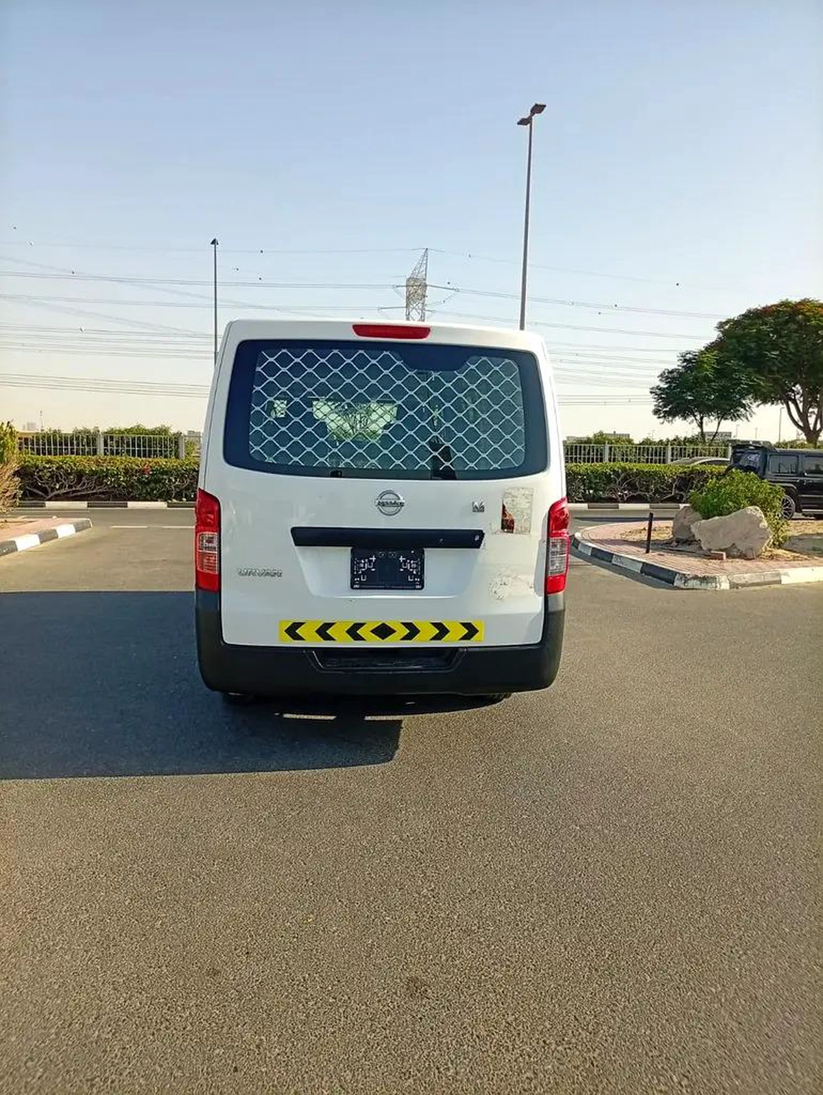 Automatic Gear Nissan Urvan Van 2022 GCC Specs-5-5