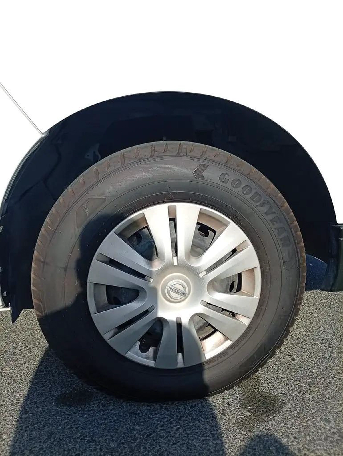 Automatic Gear Nissan Urvan Van 2022 GCC Specs-7-7