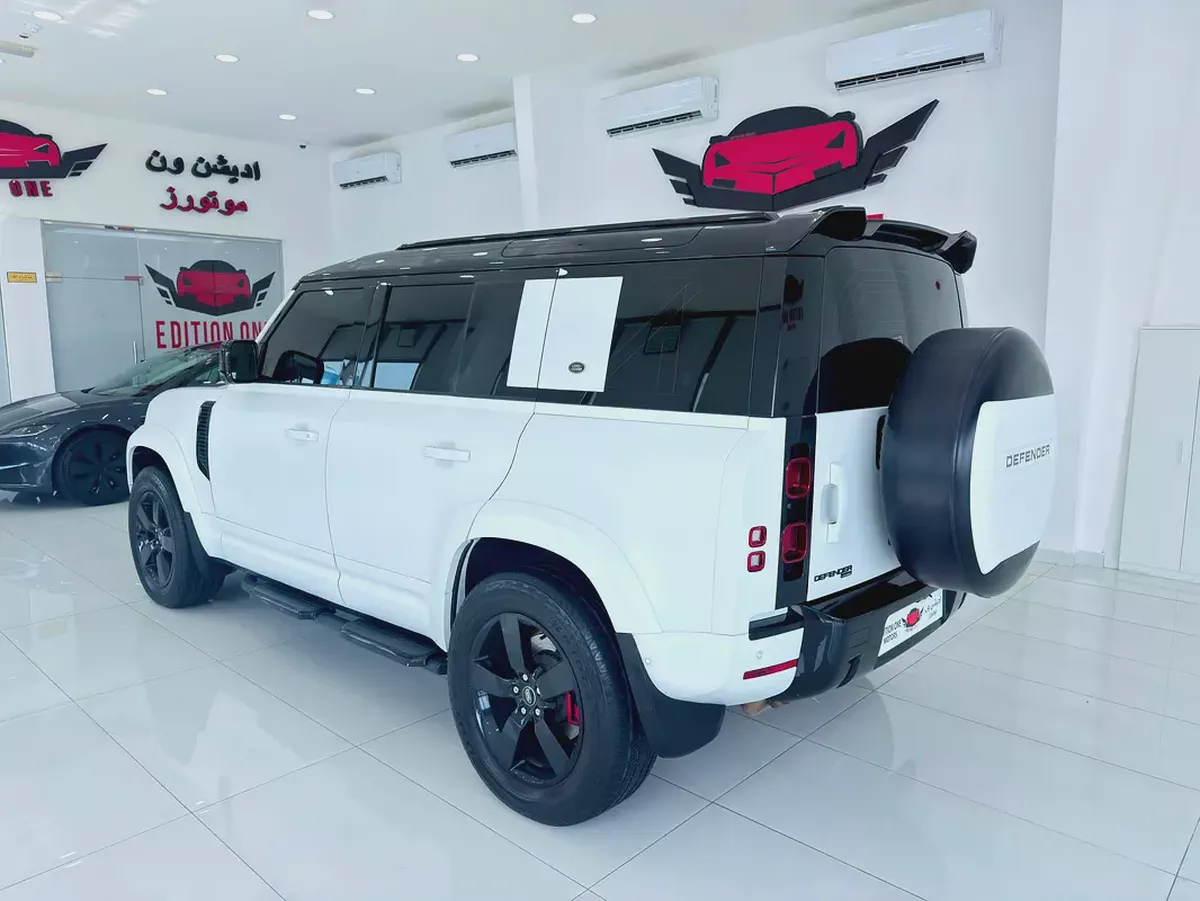 2022 Land Rover Defender 110 HSE P400 GCC Specs-7-7