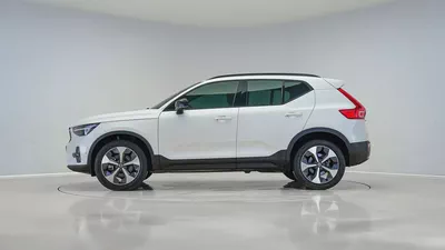2024  Volvo XC40 B4 Ultimate Dark | GCC Specs | Volvo Active Warranty February 2029-9