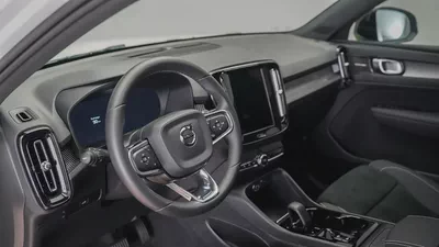 2024  Volvo XC40 B4 Ultimate Dark | GCC Specs | Volvo Active Warranty February 2029-3