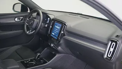 2024  Volvo XC40 B4 Ultimate Dark | GCC Specs | Volvo Active Warranty February 2029-6