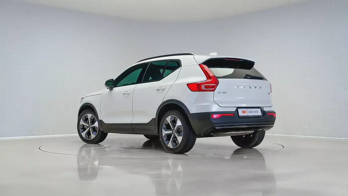 2024  Volvo XC40 B4 Ultimate Dark | GCC Specs | Volvo Active Warranty February 2029-1-1