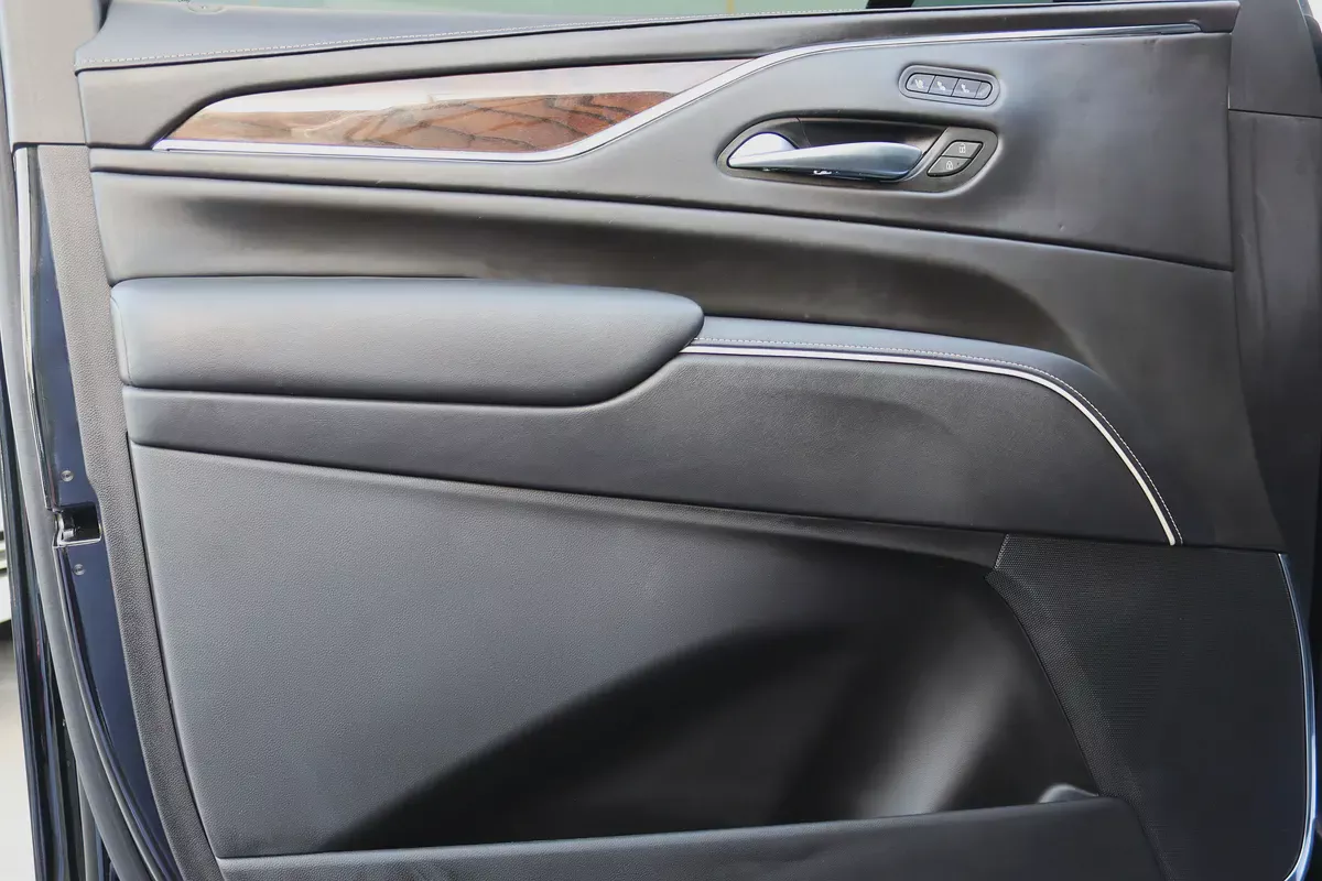 Cadillac Escalade Platinum 2023 600 Full Option-10-10