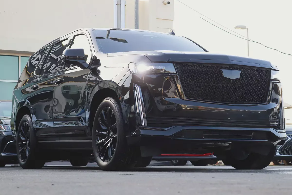 Cadillac Escalade Platinum 2023 600 Full Option-1-1