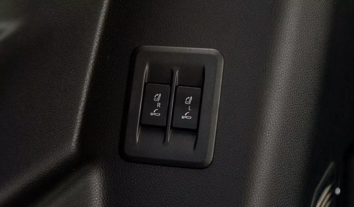 Toyota Prado GXR TOYOTA PRADO 250 LUXURY  2.8D AT MY2024 – GREY-11-0