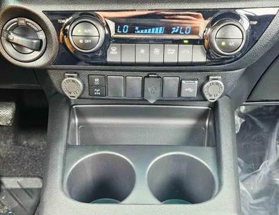 Toyota Hilux SR5 TRD || 4.0L PETROL V6 4WD | WOOD INTERIOR W VISOR | BLIND SPOT | DIFFLOCK | DVD+CAMERA | READY S-16