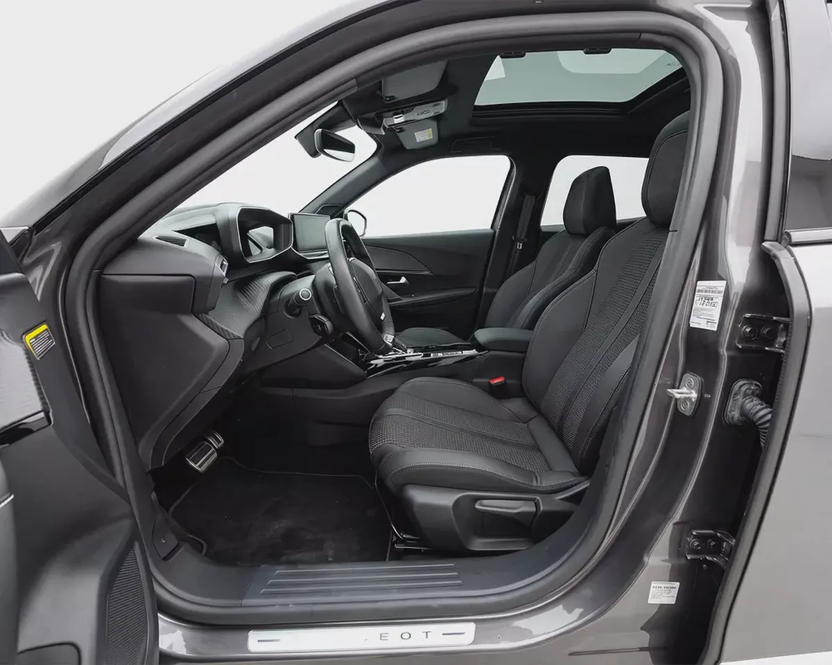 Peugeot 2008 GT 2023 | GCC Specs | 2 Keys | AED 1,175 / Monthly-7-7