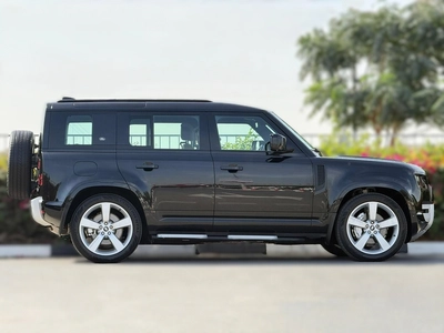 LAND ROVER DEFENDER HSE P400 | YEAR: 2023 | KMS: 121,000 | FULL SERVICE HISTORY UNDER WARRANTY-7