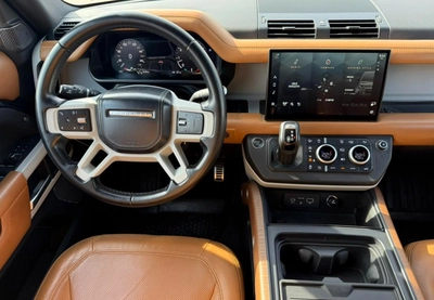 LAND ROVER DEFENDER HSE P400 | YEAR: 2023 | KMS: 121,000 | FULL SERVICE HISTORY UNDER WARRANTY-6