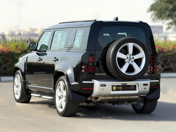 LAND ROVER DEFENDER HSE P400 | YEAR: 2023 | KMS: 121,000 | FULL SERVICE HISTORY UNDER WARRANTY