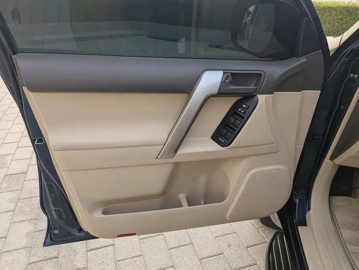 Toyota Prado VXR 2022 | GCC Specs | Full Option V6 Interior and Exterior Excellent Condition-16-16