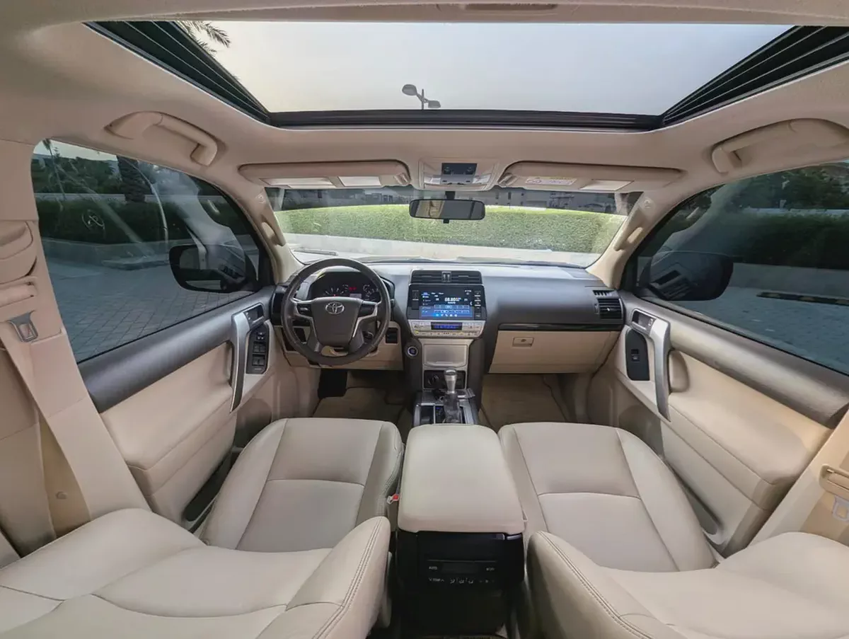 Toyota Prado VXR 2022 | GCC Specs | Full Option V6 Interior and Exterior Excellent Condition-8-8