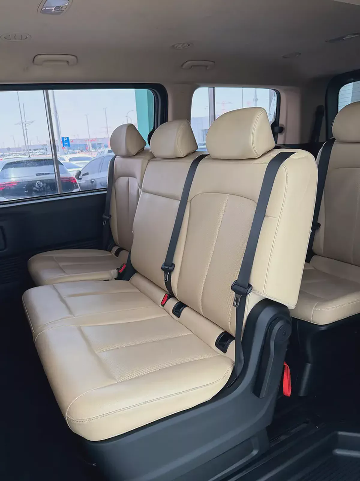Hyundai Staria Premium 2022 Korean Specs-4-4