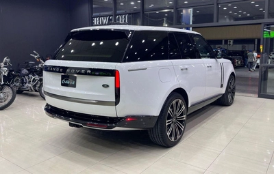 Land Rover Range Rover First Edition P400 3.0L-7