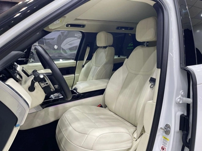 Land Rover Range Rover First Edition P400 3.0L-9