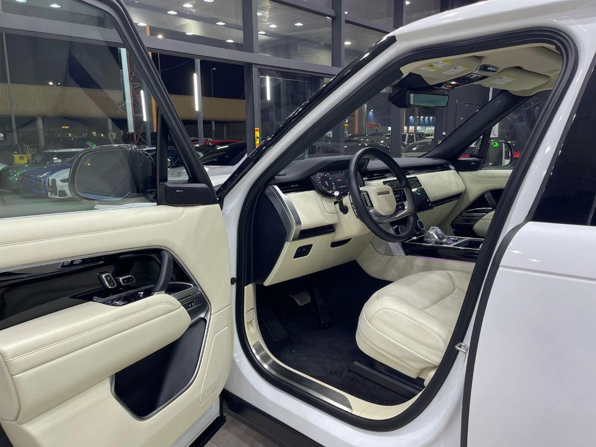 Land Rover Range Rover First Edition P400 3.0L-10-10