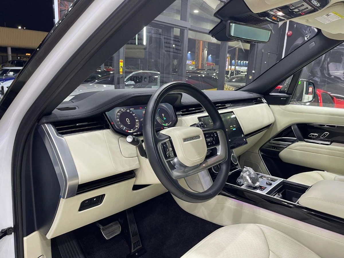 Land Rover Range Rover First Edition P400 3.0L-11-11