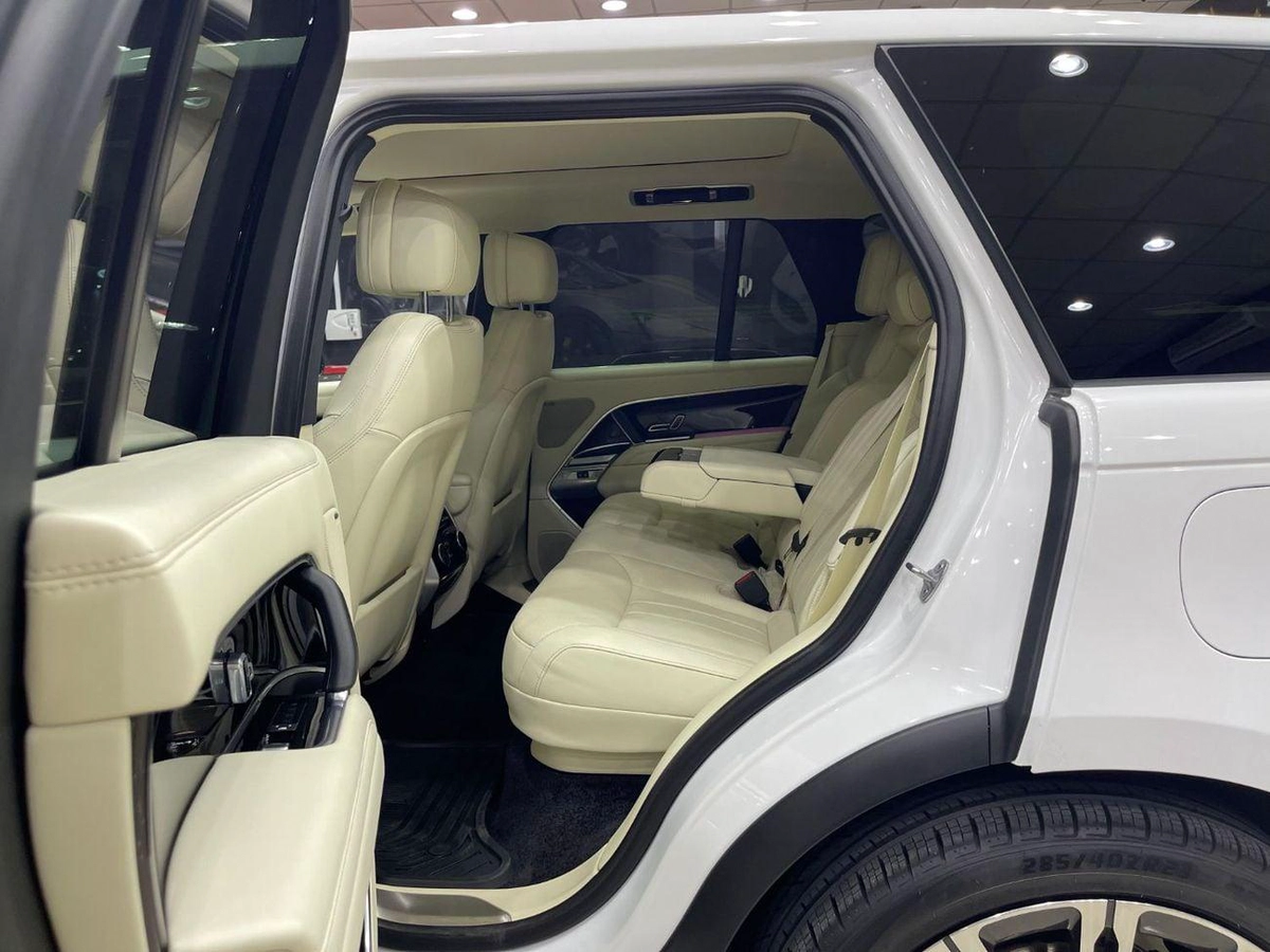 Land Rover Range Rover First Edition P400 3.0L-17-17