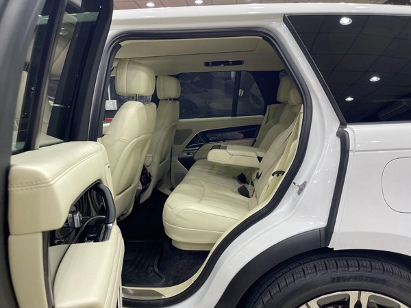 Land Rover Range Rover First Edition P400 3.0L